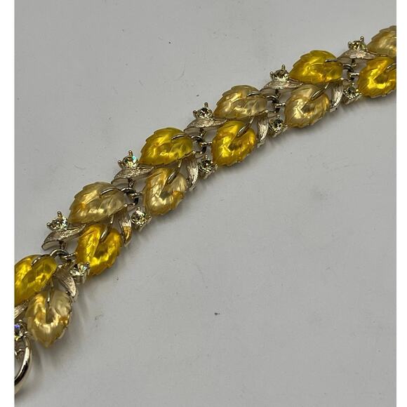 Lisner Vintage Frosted Autumn
Leaves Yellow Amber Rhinestone Gold Tone Bracelet - Picture 6 of 8